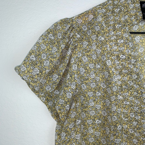 Allison Morgan Floral Blouse - Picture 4 of 5